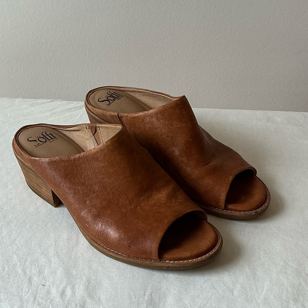 Sofft Women's Tan Leather Open-Toe Mules
